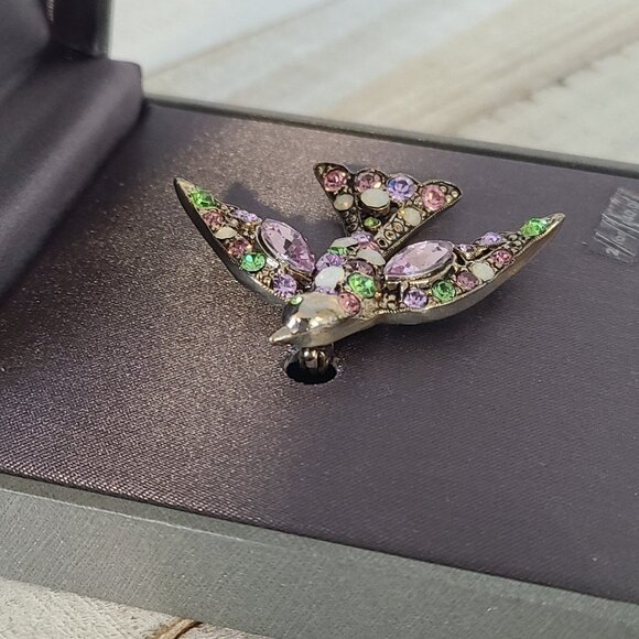 Dillards Multicolor Bird Brooch Pin Rhinestone New in Box - Picture 4 of 7